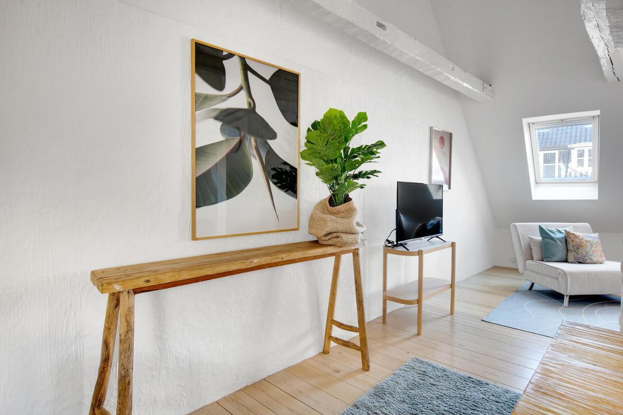 Sanders Main - Endearing Two-Bedroom Duplex Apartment With A Balcony Next To Magical Nyhavn Köpenhamn Exteriör bild