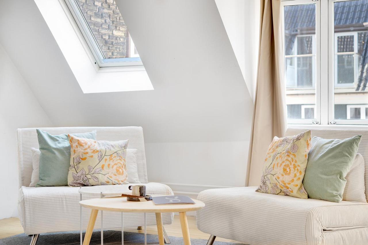 Sanders Main - Endearing Two-Bedroom Duplex Apartment With A Balcony Next To Magical Nyhavn Köpenhamn Exteriör bild